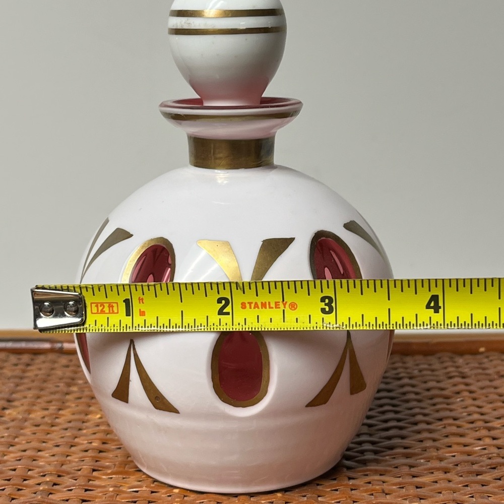 VINTAGE CZECH PERFUME VANITY ROUND BOTTLE DECANTER CUT TO DESIGN CRANBERRY PINK - Picture 8 of 8